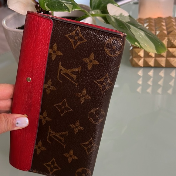 Louis Vuitton Monogram Canvas Pallas Wallet - Picture 13 of 13